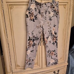 Ch1 & Co Pull on Stretch pants with Floral design, size Large